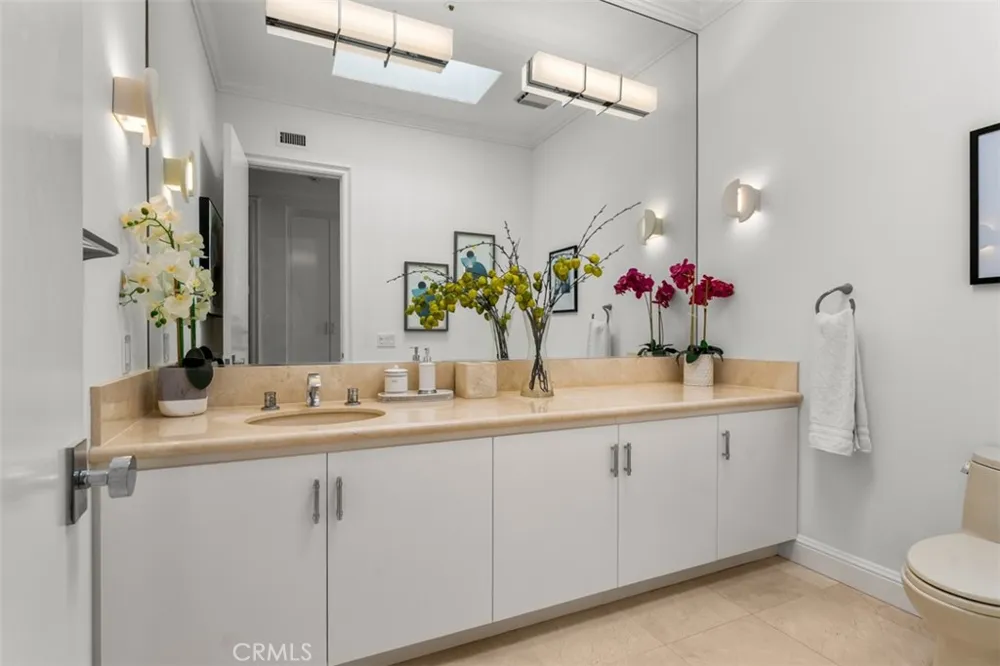215 Poppy Avenue Corona del Mar, CA 92625