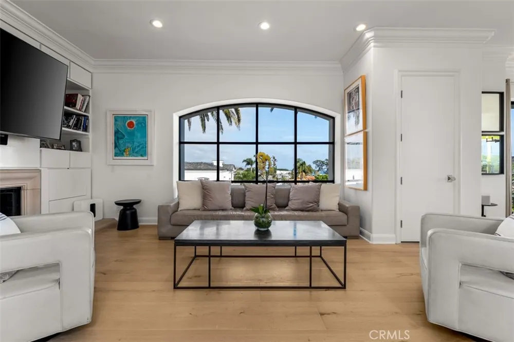 215 Poppy Avenue Corona del Mar, CA 92625