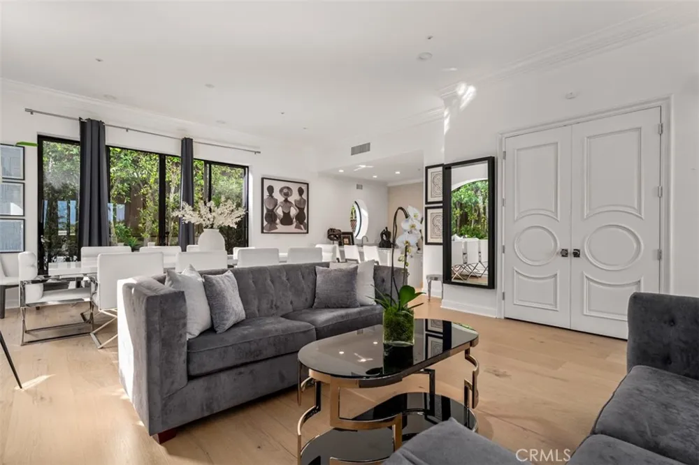 215 Poppy Avenue Corona del Mar, CA 92625