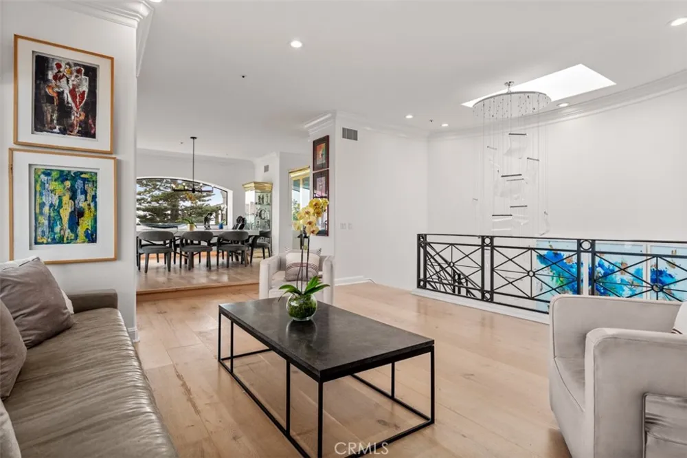 215 Poppy Avenue Corona del Mar, CA 92625