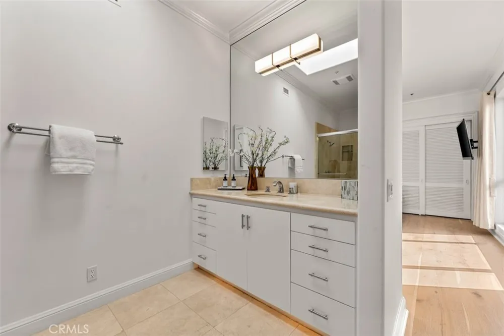 215 Poppy Avenue Corona del Mar, CA 92625