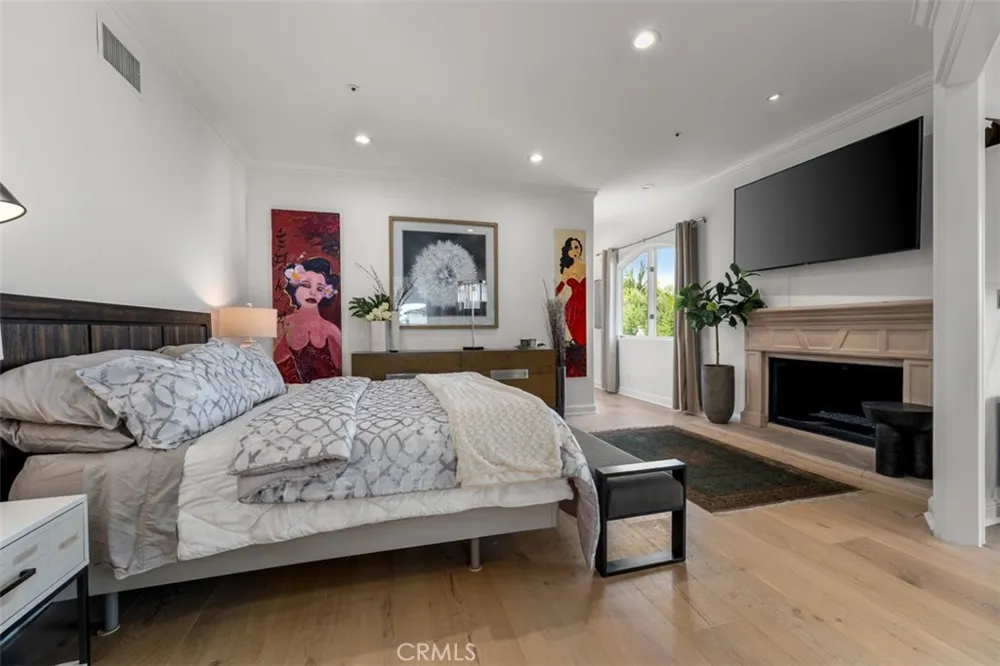 215 Poppy Avenue Corona del Mar, CA 92625