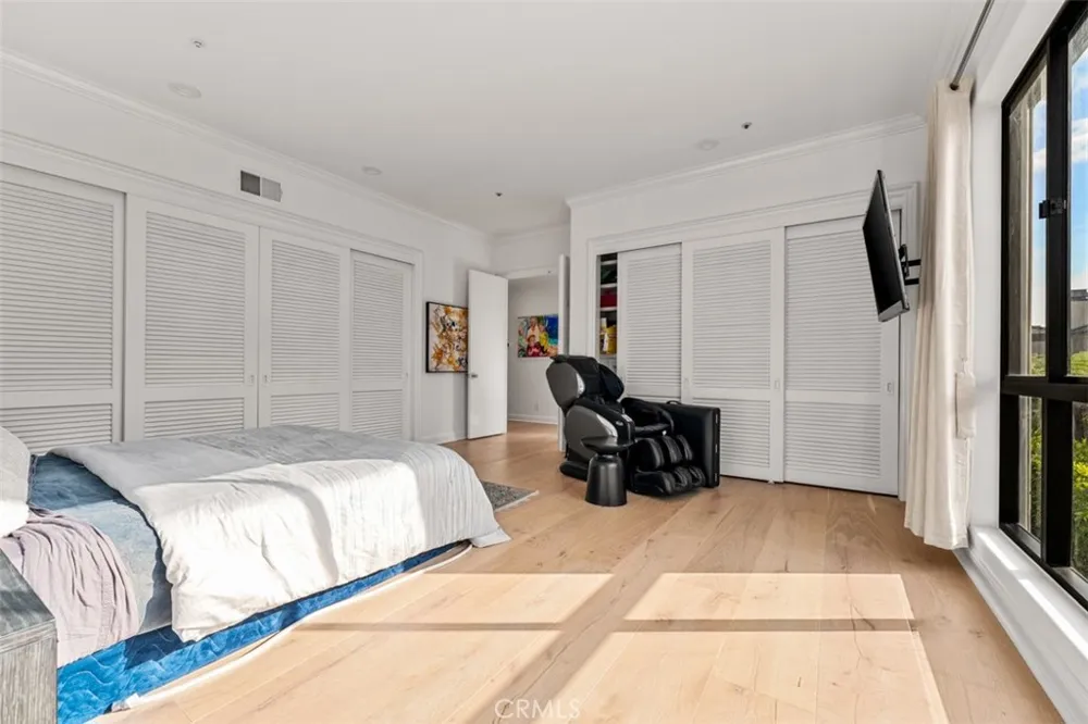 215 Poppy Avenue Corona del Mar, CA 92625
