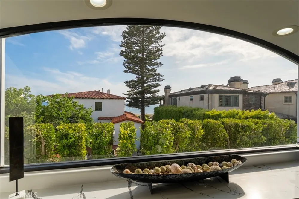 215 Poppy Avenue Corona del Mar, CA 92625