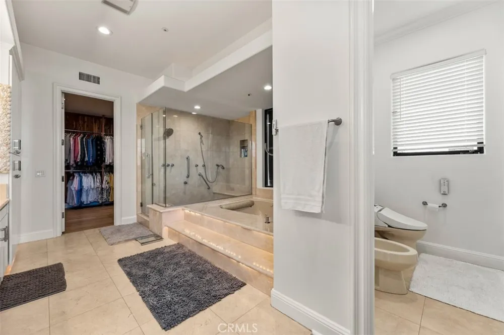 215 Poppy Avenue Corona del Mar, CA 92625