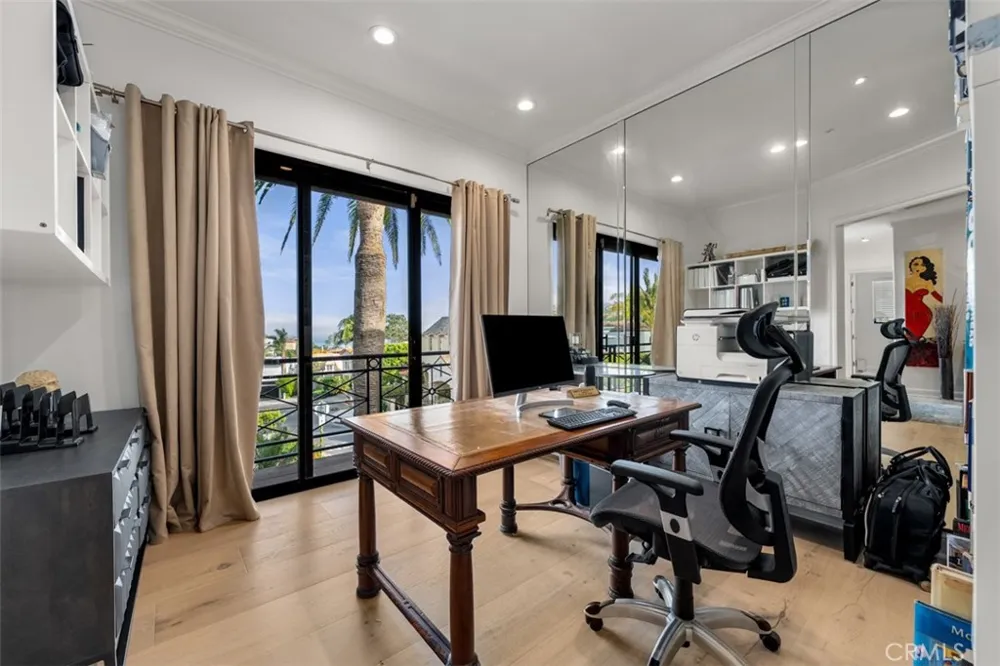 215 Poppy Avenue Corona del Mar, CA 92625