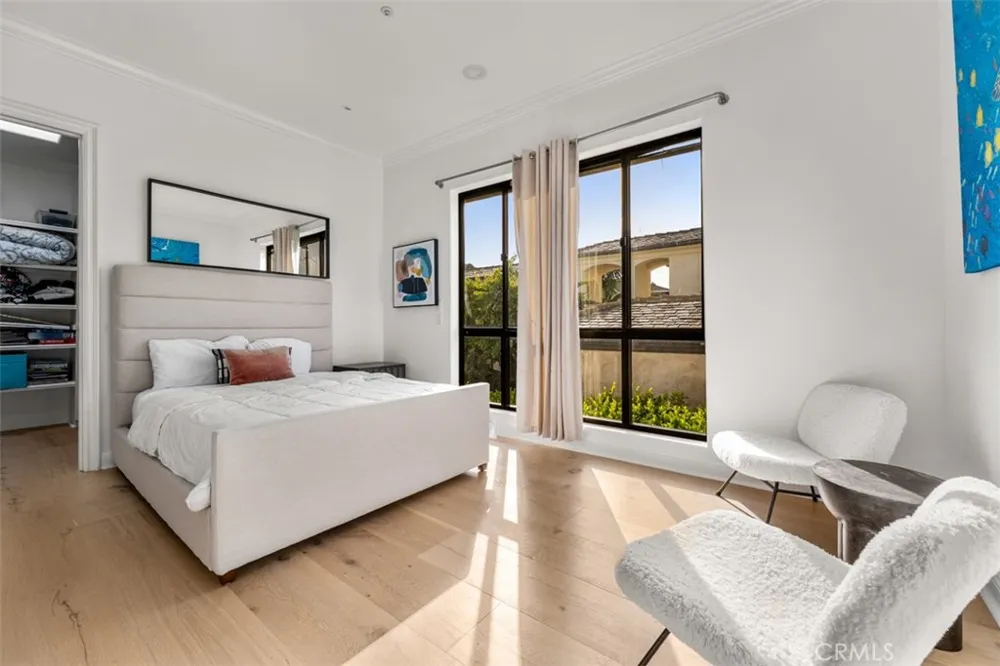 215 Poppy Avenue Corona del Mar, CA 92625