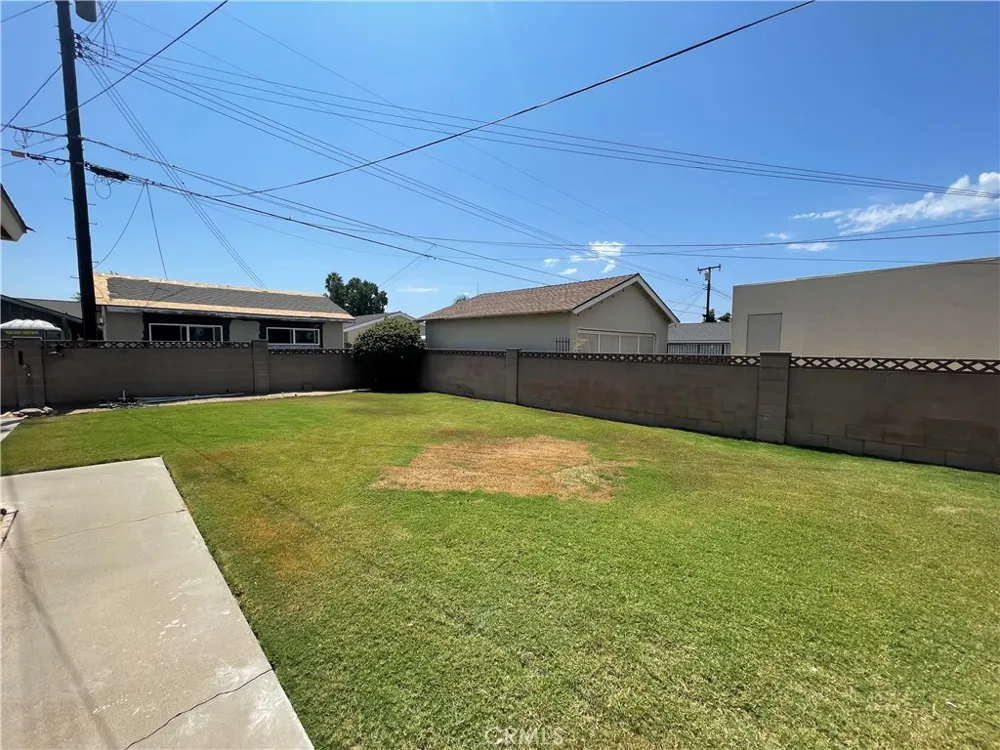 1440 E Rose Avenue Orange, CA 92867