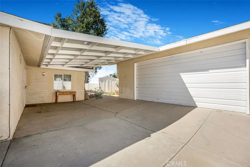 10611 Cherry Ave Cherry Valley, CA 92223