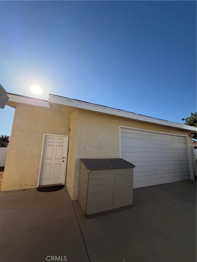 10611 Cherry Ave Cherry Valley, CA 92223