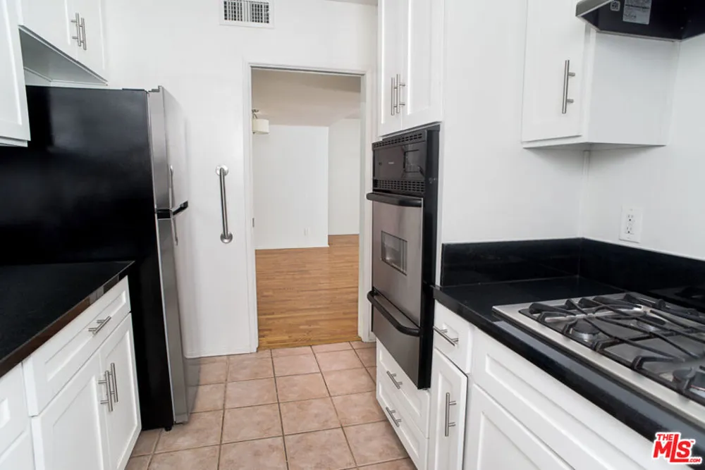 416 Oakhurst Drive #107 Beverly Hills, CA 90210