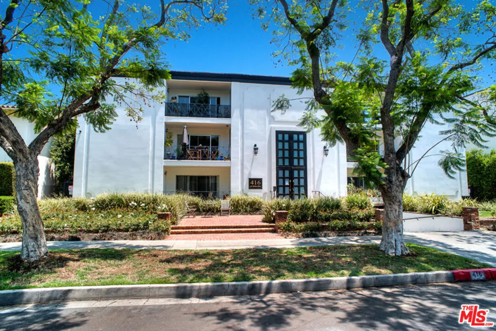 416 Oakhurst Drive #107 Beverly Hills, CA 90210
