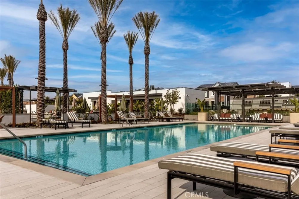111 Edna Parkway Lake Forest, CA 92630