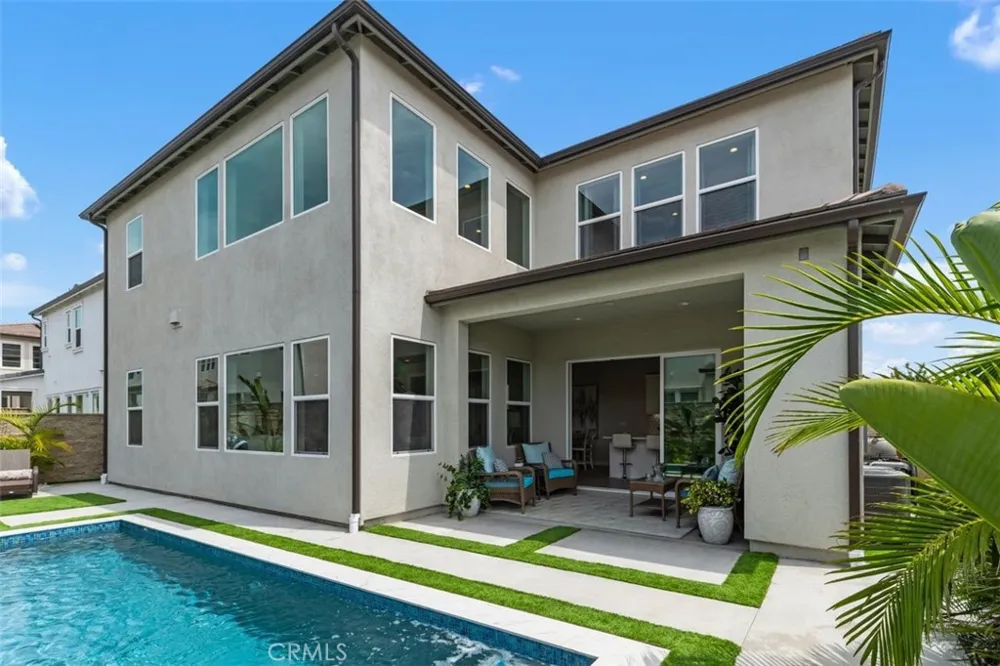 111 Edna Parkway Lake Forest, CA 92630