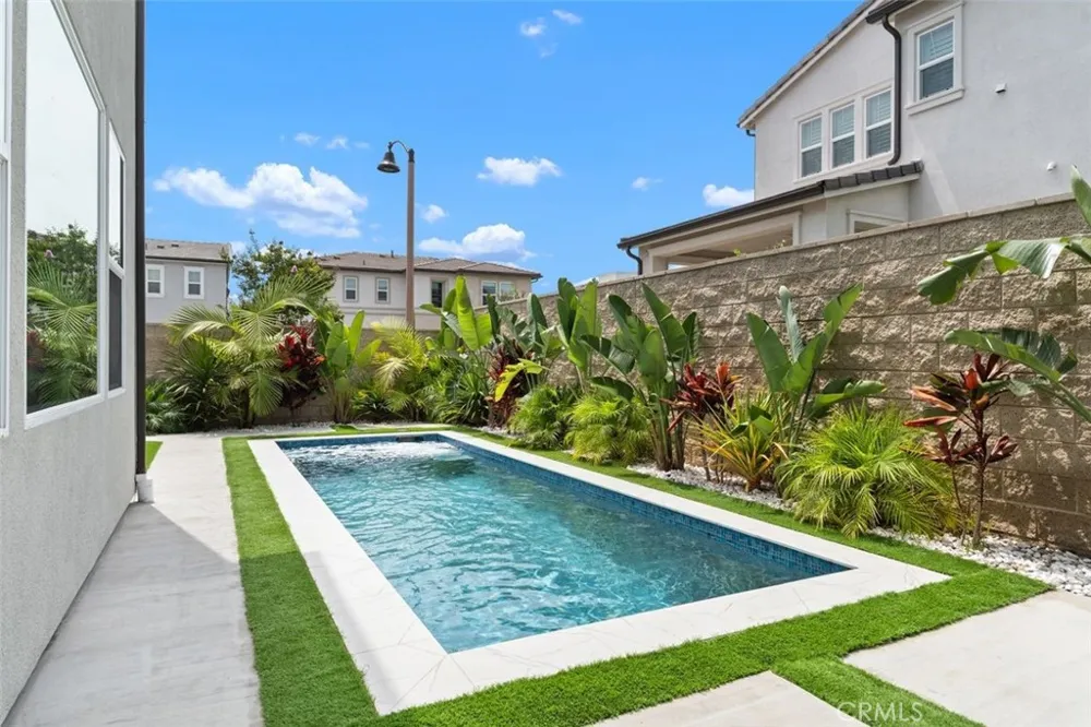 111 Edna Parkway Lake Forest, CA 92630