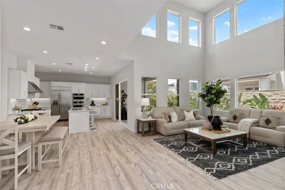 111 Edna Parkway Lake Forest, CA 92630
