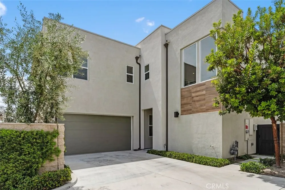111 Edna Parkway Lake Forest, CA 92630
