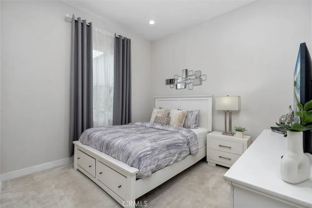 111 Edna Parkway Lake Forest, CA 92630
