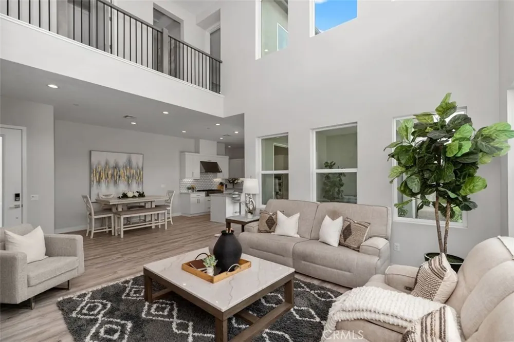 111 Edna Parkway Lake Forest, CA 92630
