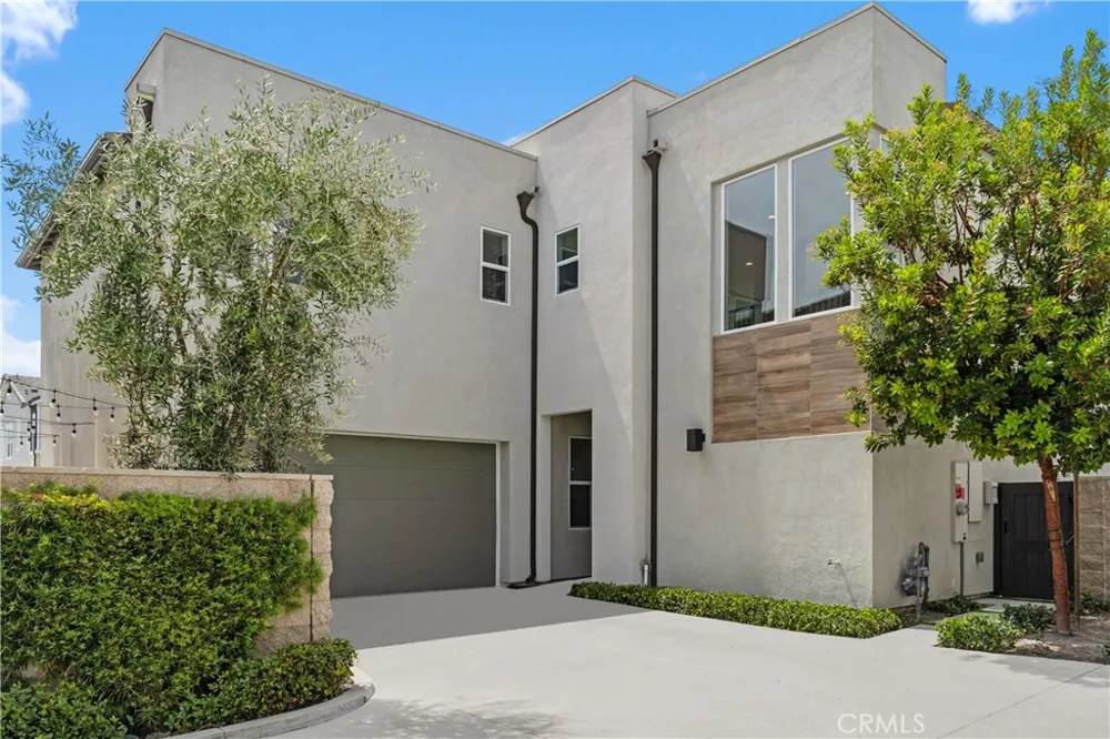 111 Edna Parkway Lake Forest, CA 92630