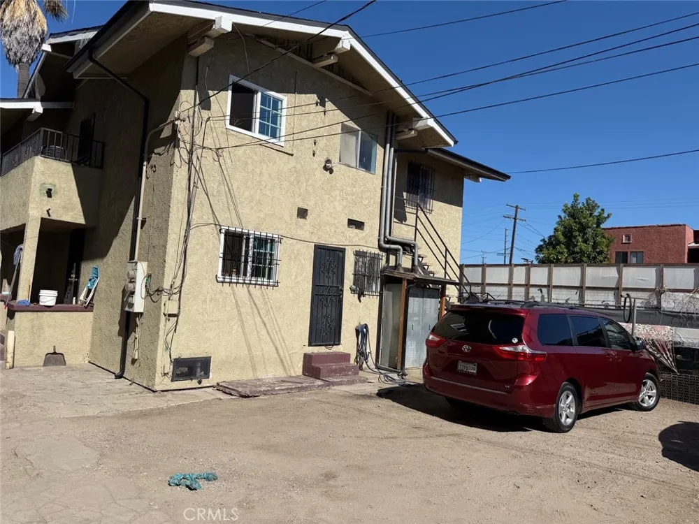4512 S Figueroa Los Angeles, CA 90037