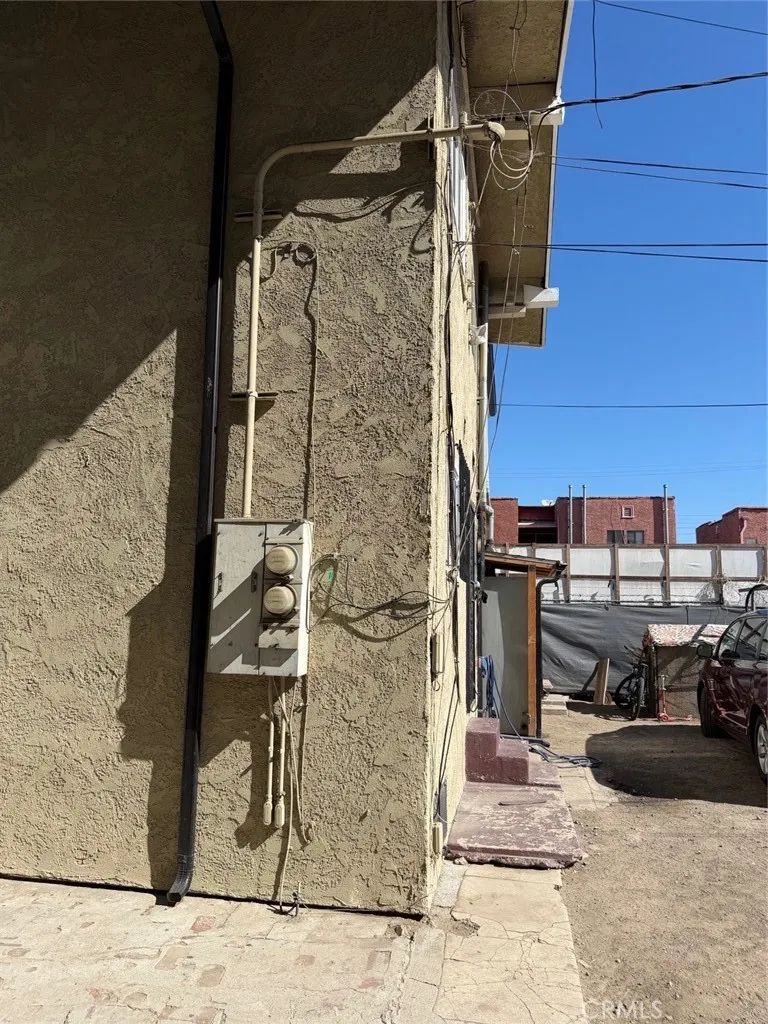 4512 S Figueroa Los Angeles, CA 90037