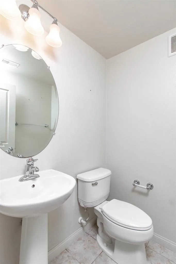 1819 Clare Ln Santee, CA 92071