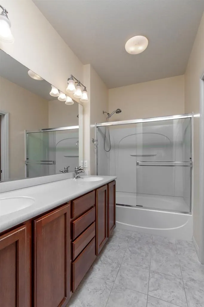 1819 Clare Ln Santee, CA 92071