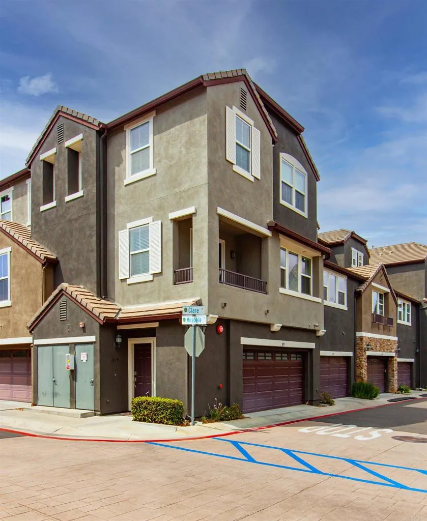 1819 Clare Ln Santee, CA 92071