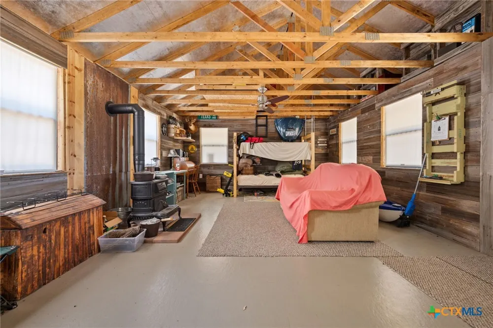 82 Mercy Ranch Road Florence, TX 76527