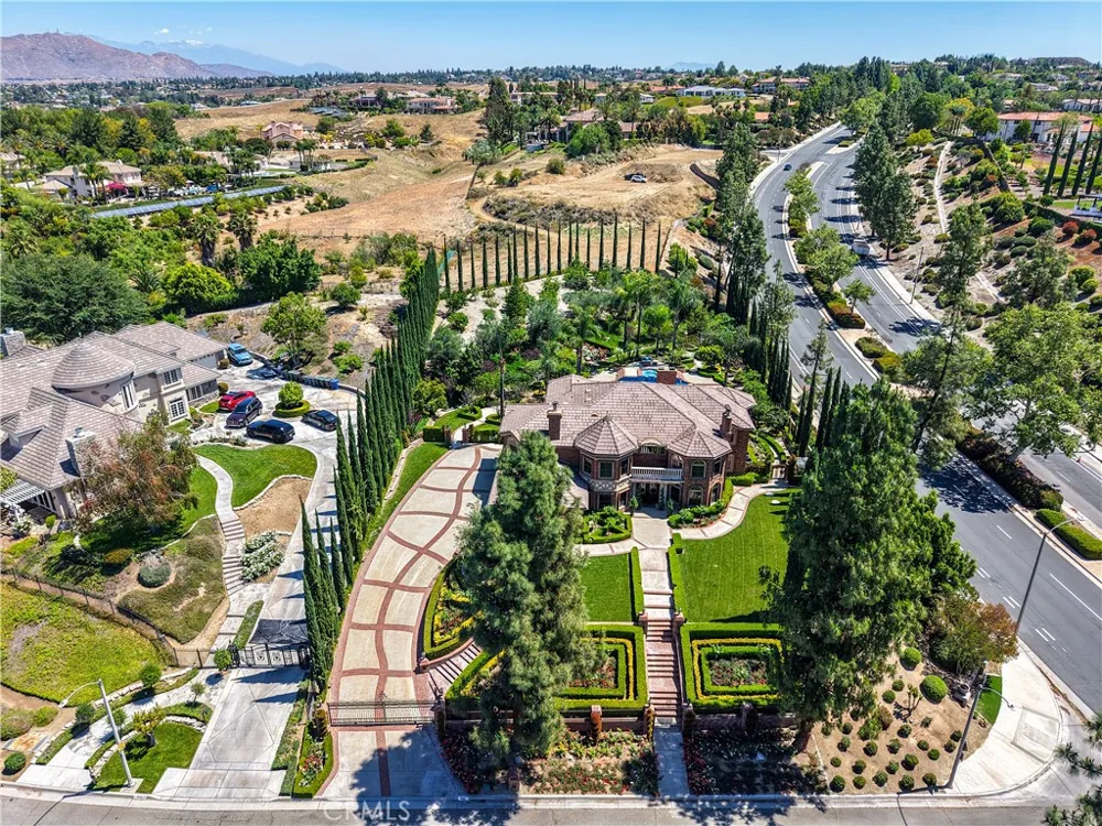 7190 Wyndham Hill Riverside, CA 92506