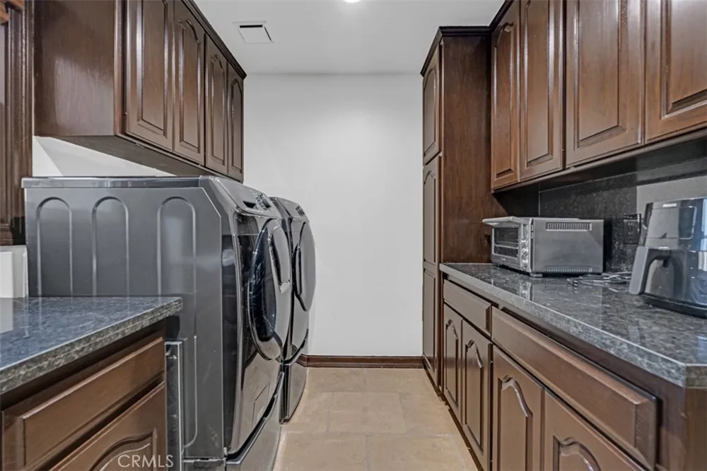 7190 Wyndham Hill Riverside, CA 92506