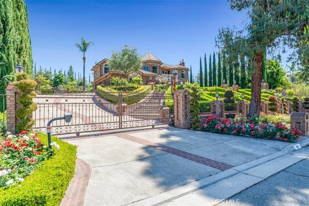 7190 Wyndham Hill Riverside, CA 92506