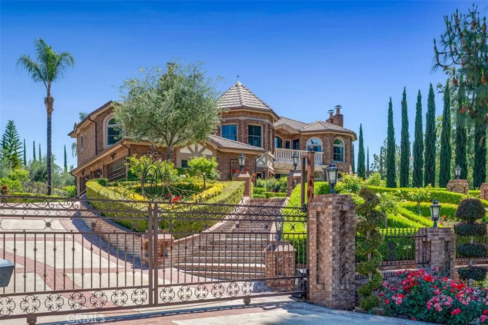 7190 Wyndham Hill Riverside, CA 92506