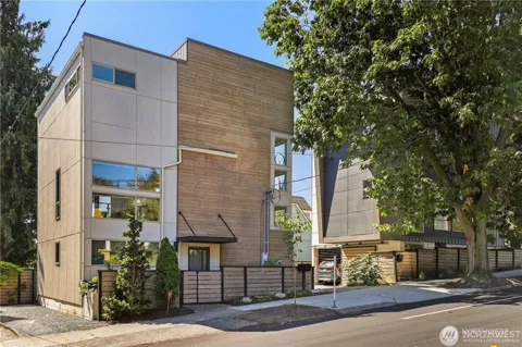 105 NE 40th Street