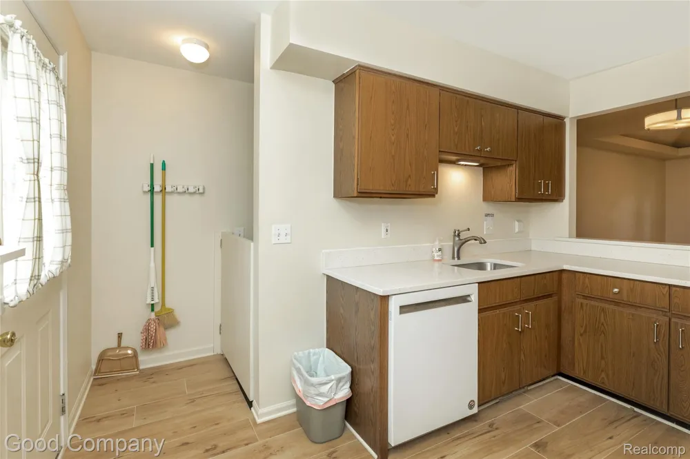 29684 Olympia Court Farmington Hills City, MI 48336
