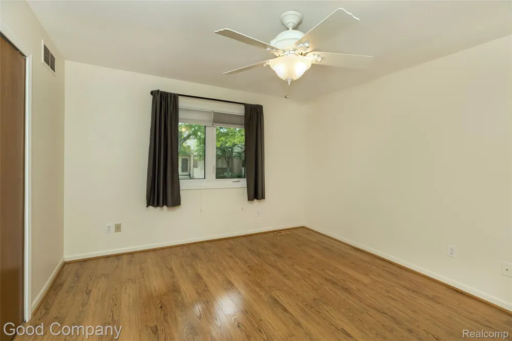 29684 Olympia Court Farmington Hills City, MI 48336