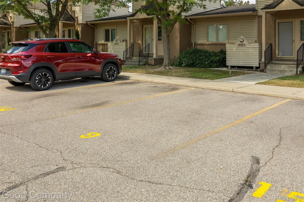29684 Olympia Court Farmington Hills City, MI 48336