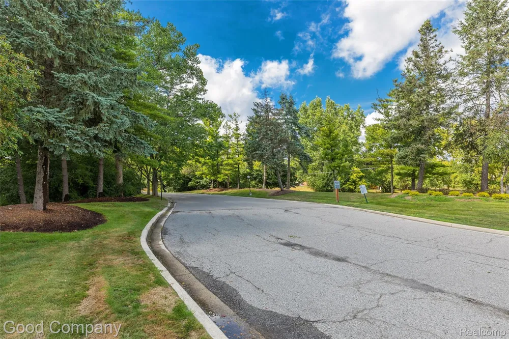 29684 Olympia Court Farmington Hills City, MI 48336
