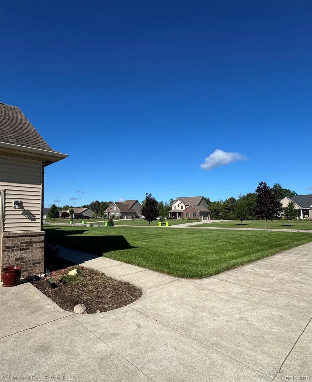 5616 Jada Drive Highland Charter Township, MI 48356