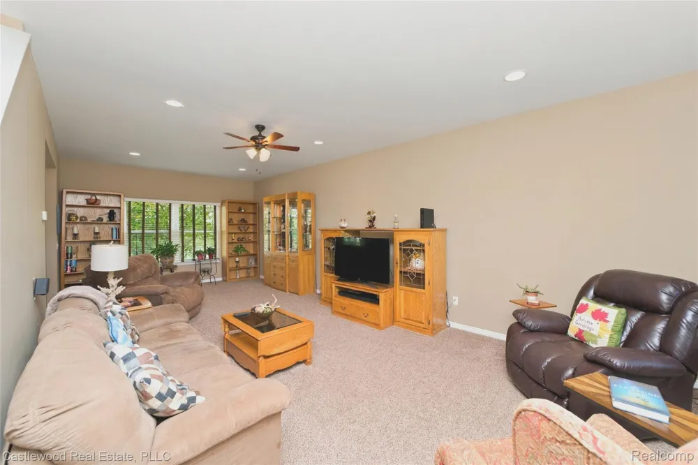 5616 Jada Drive Highland Charter Township, MI 48356