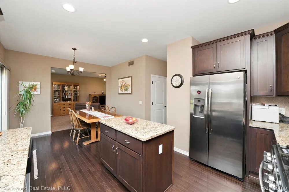 5616 Jada Drive Highland Charter Township, MI 48356