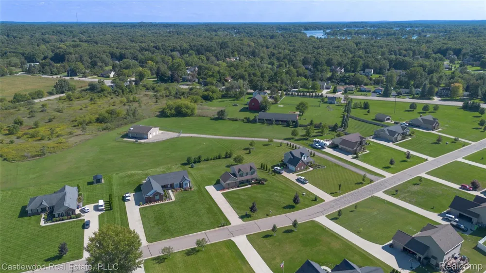 5616 Jada Drive Highland Charter Township, MI 48356
