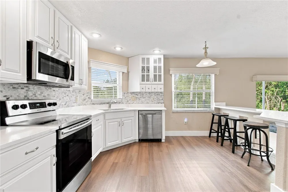7326 YARDLEY WAY Tampa, FL 33647