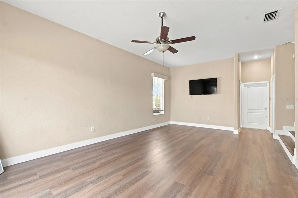 7326 YARDLEY WAY Tampa, FL 33647
