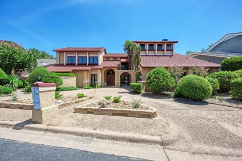10909 Legends Lane