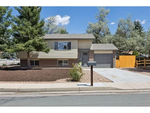 3704 Surrey Lane