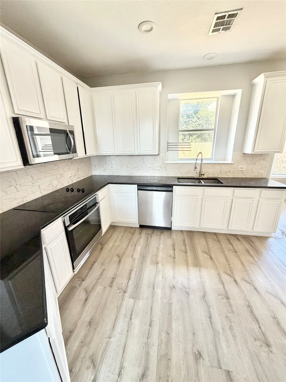 2501 Stetson Drive Garland, TX 75044