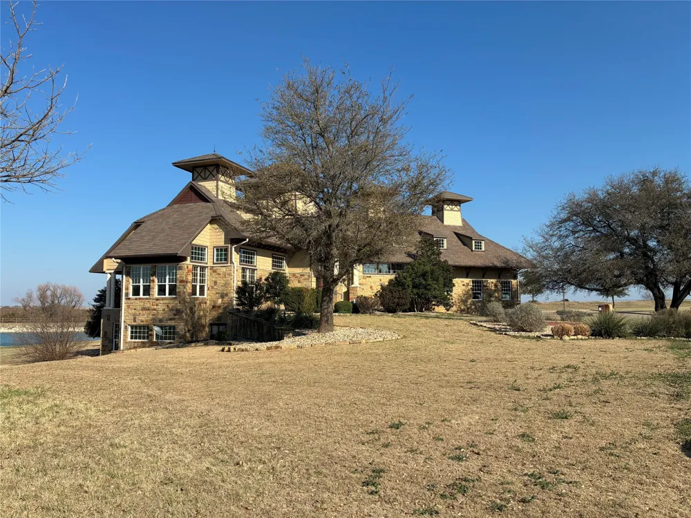 6500 Castle Royle Drive Cleburne, TX 76033