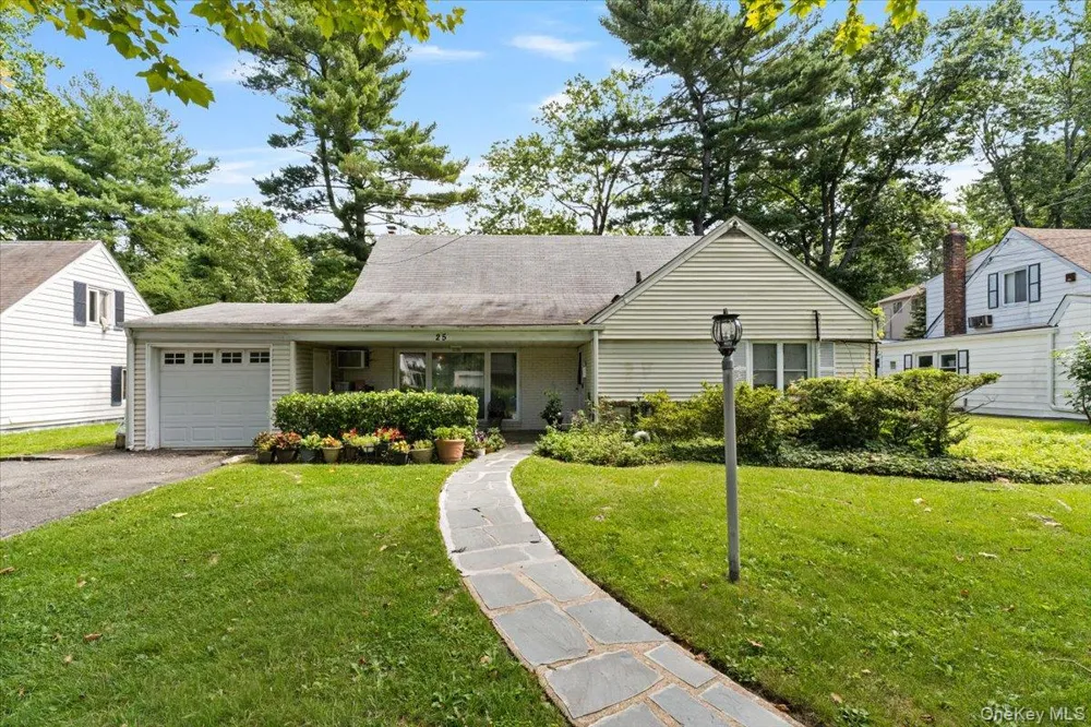 25 Bentley Road Great Neck, NY 11023